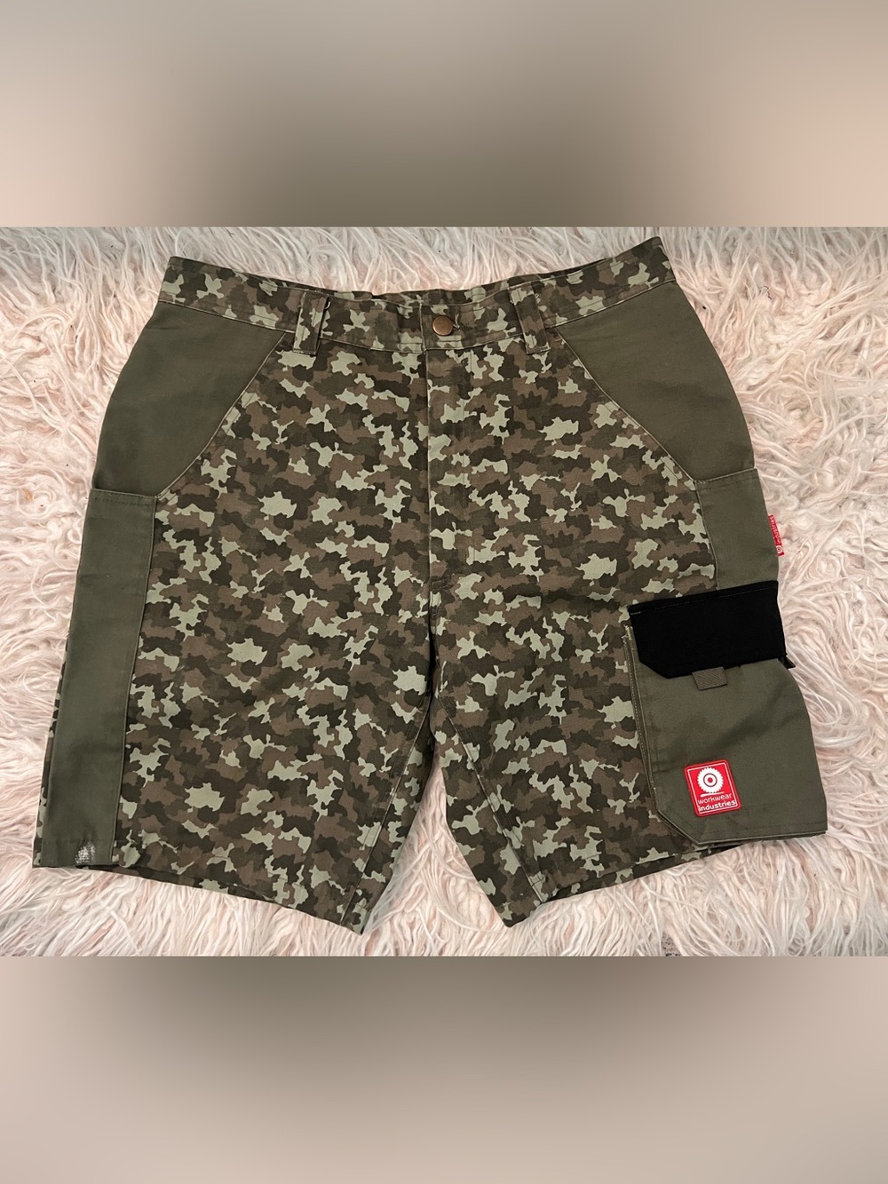 European Workwear Camo Cargo Work Shorts - Olive Green 9” inseam  34”Waist OOAK